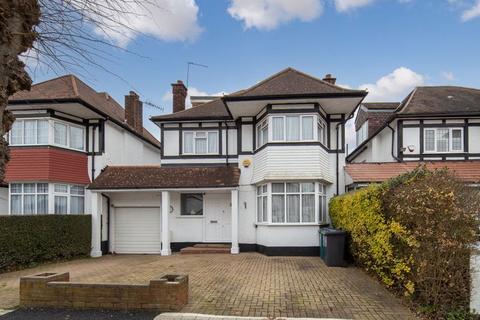 Hillcrest Avenue, Edgware