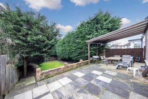 4 bedroom detached house for sale, Hillcrest Avenue, Edgware, HA8