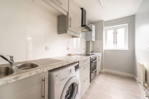 2 bedroom flat to rent - Well Street, Stratford, London, E15