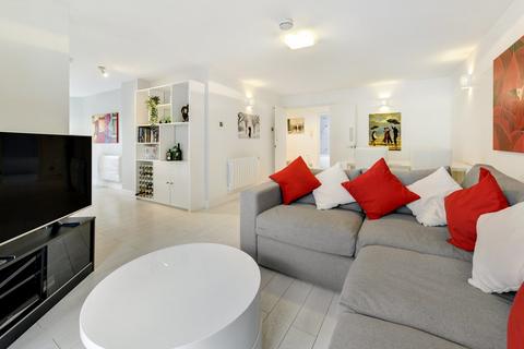 2 bedroom apartment for sale, Prices Court, London SW11
