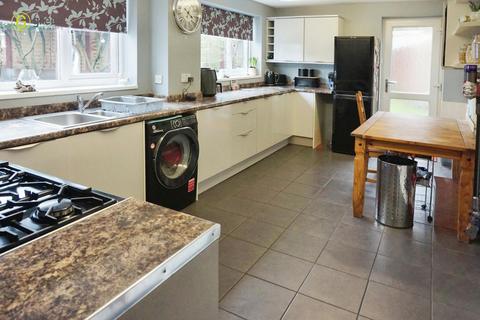 4 bedroom detached house for sale - Hanwell Close, Sutton Coldfield B76