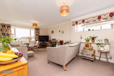 3 bedroom apartment for sale - MIDDLEWAY