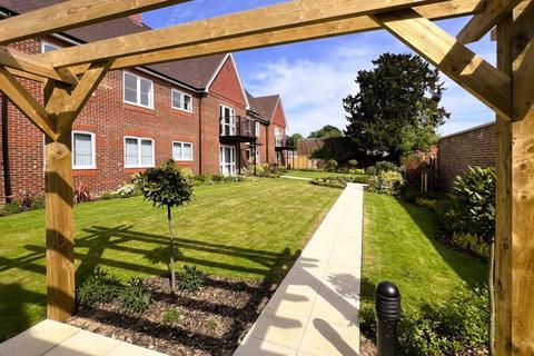 2 bedroom apartment for sale, Manns Lodge, Central Cranleigh