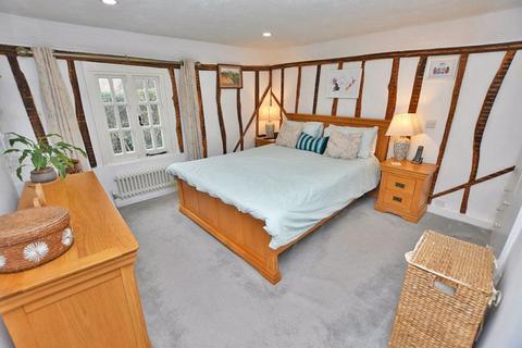3 bedroom character property for sale, Lenham Road, Maidstone