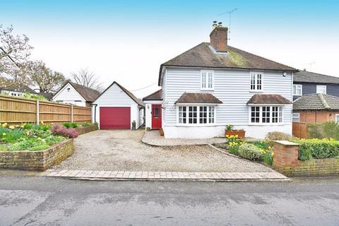 3 bedroom character property for sale, Lenham Road, Maidstone