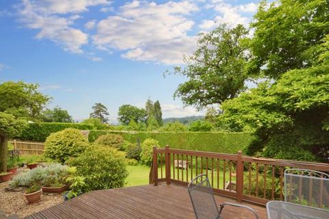 5 bedroom detached house for sale, Courts Mount Road - Haslemere PERFECTLY LOCATED FOR TOWN & STATION