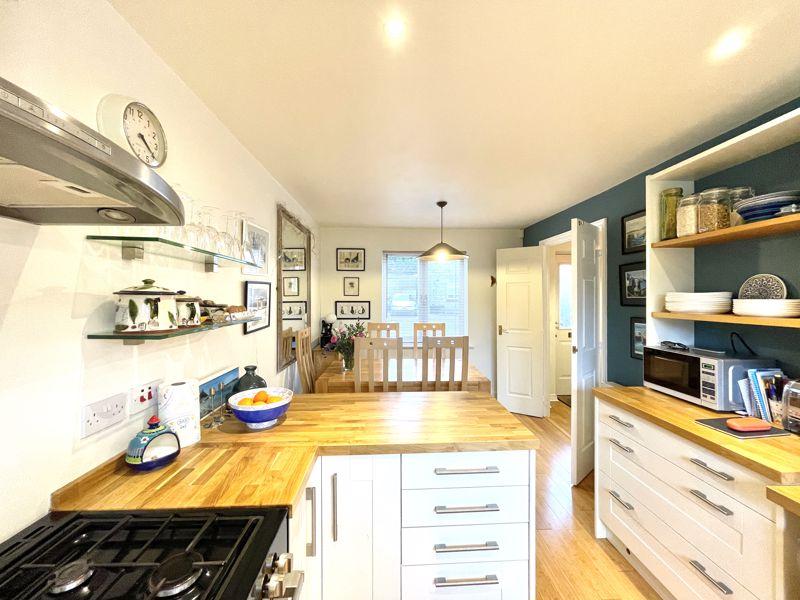 Kitchen / Dining...