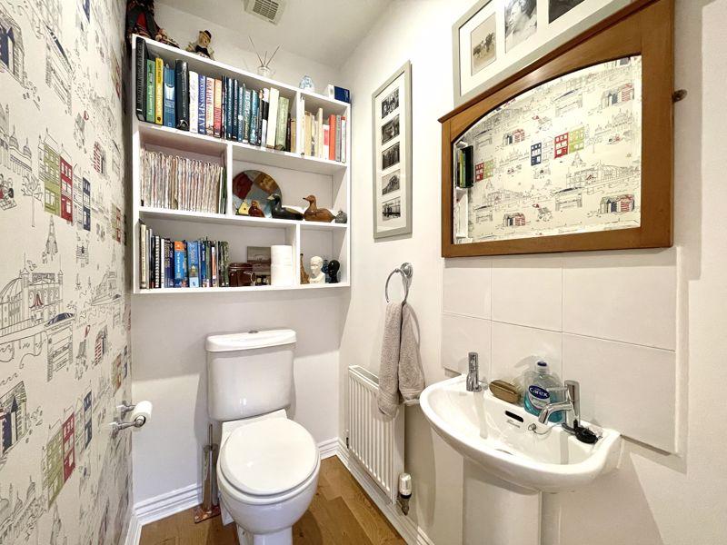 Cloakroom / WC