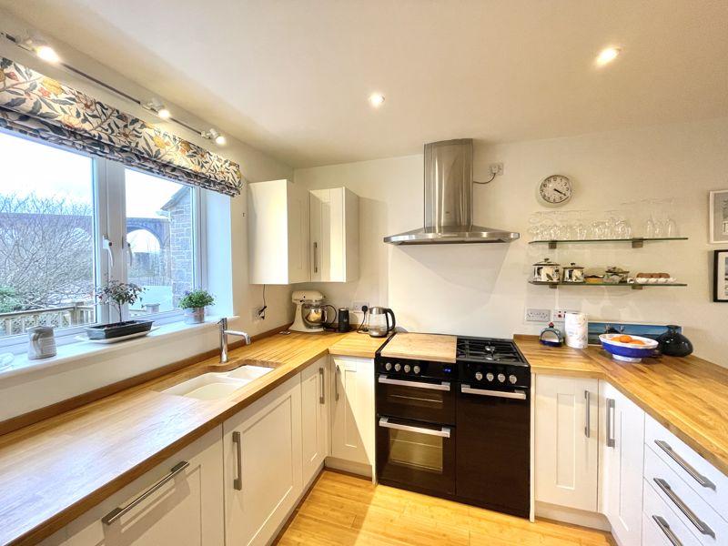 Kitchen / Dining...