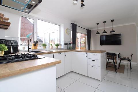 27 Edinburgh Drive, Walsall, WS4 1HS