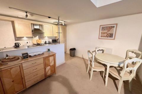 1 bedroom apartment for sale, Whitaker House Apartments, Charlotte Close, Halifax