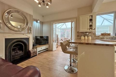 4 bedroom semi-detached house for sale - Hall Green Road, West Bromwich