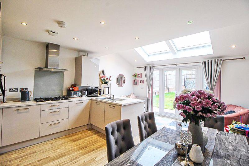 Dining kitchen