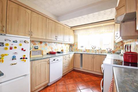 27 Grosvenor Road, Lower Gornal, Dudley, DY3 2PS
