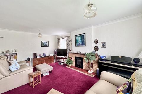 8 Kestrel Drive, Sutton Coldfield, B74 4XW