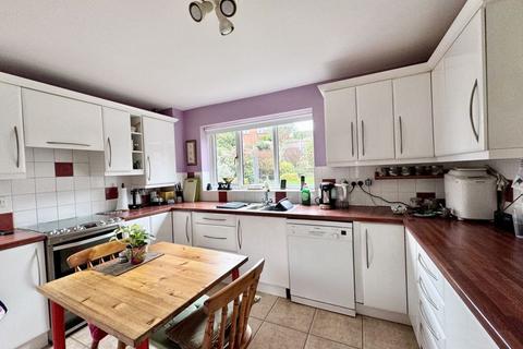 8 Kestrel Drive, Sutton Coldfield, B74 4XW