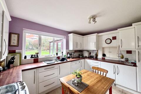 8 Kestrel Drive, Sutton Coldfield, B74 4XW