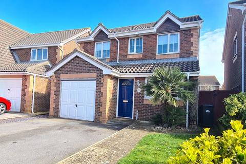 3 bedroom detached house for sale - Fitzroy Drive, Lee-On-The-Solent, PO13