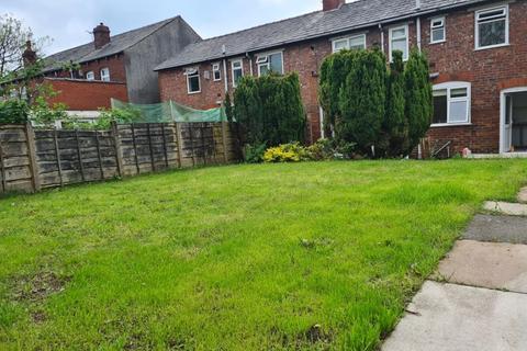 3 bedroom semi-detached house to rent, *Highfield Road, Bolton*