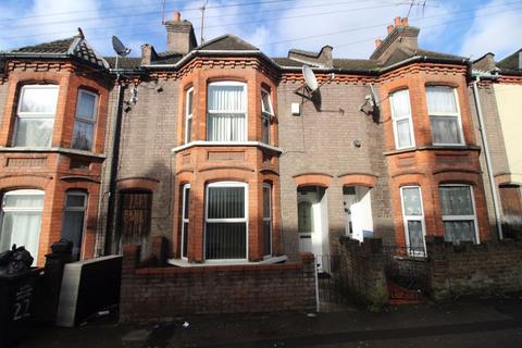 3 bedroom terraced house for sale, Ashburnham Road, Luton