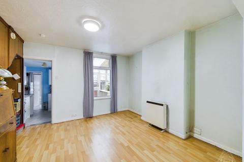 39 North Road, South Ockendon, RM15 6PT
