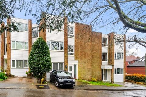 3 bedroom townhouse for sale, Barrow Hill Close, Worcester Park