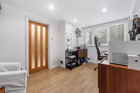 3 bedroom townhouse for sale, Barrow Hill Close, Worcester Park