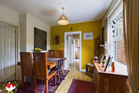 4 bedroom detached bungalow for sale - Green Lane, Hucclecote, Gloucester, GL3 3QX