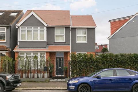 3 bedroom detached house to rent - Seaforth Avenue, New Malden