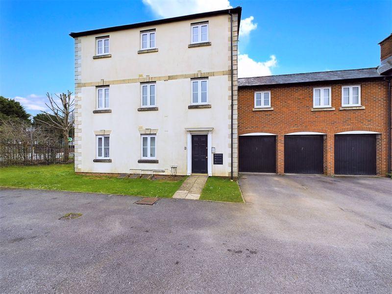 Boakes Drive, Stonehouse 2 bed flat for sale £175,000