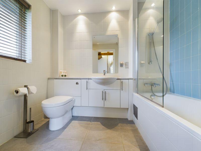 En-suite bathroom