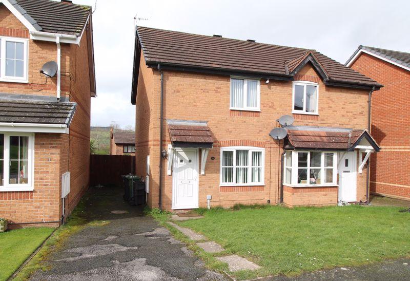 Richmond Gardens, Chirk 2 bed semidetached house for sale £149,950