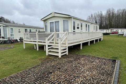 2 bedroom mobile home for sale, Essex Road, Hoddesdon