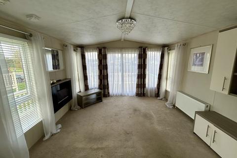 2 bedroom mobile home for sale, Essex Road, Hoddesdon