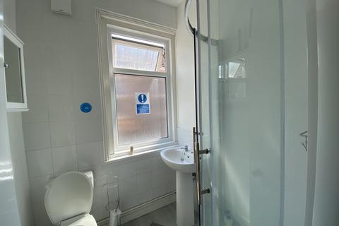 5 bedroom terraced house to rent - Lawrence Road, Southsea