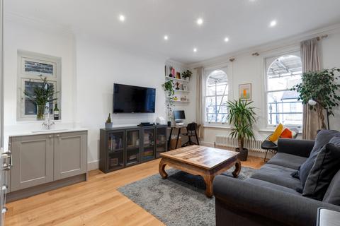 2 bedroom flat to rent - Sisters Avenue