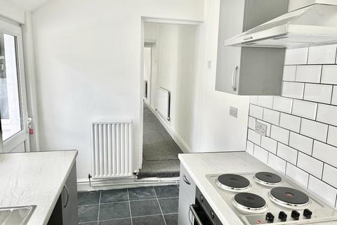 2 bedroom terraced house to rent, Oldfield Street, Stoke-on-Trent, ST4 3PQ