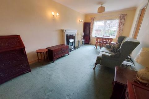 2 bedroom retirement property for sale, Waterford Court, Leckhampton, Cheltenham GL53