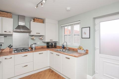 3 bedroom semi-detached house for sale - Havill Crescent, Banbury OX15