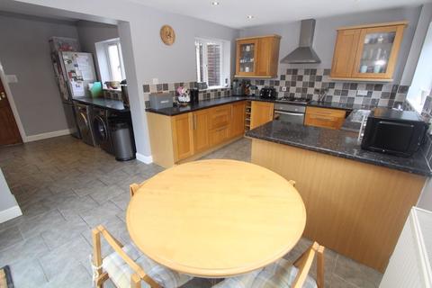 3 bedroom detached house for sale - Delph Road, Brierley Hill DY5