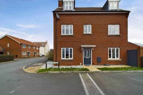 4 bedroom semi-detached house for sale, Whitstone Rise, Hardwicke, Gloucester, Gloucestershire, GL2