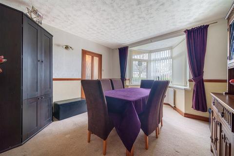 4 bedroom semi-detached house for sale, Woodland Drive, Leicester