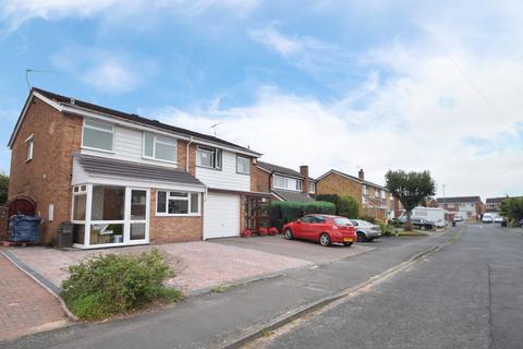 3 bedroom semi-detached house to rent - Chadcote Way, Catshill, Bromsgrove, Worcestershire, B61