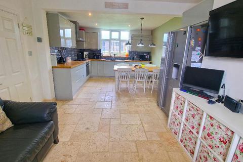 3 bedroom semi-detached house for sale - Station Road, St Helens, Isle of Wight, PO33 1YF