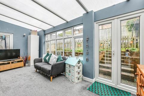 5 Lichfield Way, South Croydon, CR2 8SD