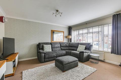 5 Lichfield Way, South Croydon, CR2 8SD