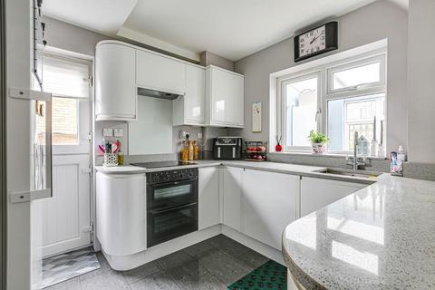5 Lichfield Way, South Croydon, CR2 8SD