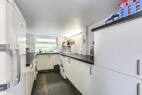5 Lichfield Way, South Croydon, CR2 8SD