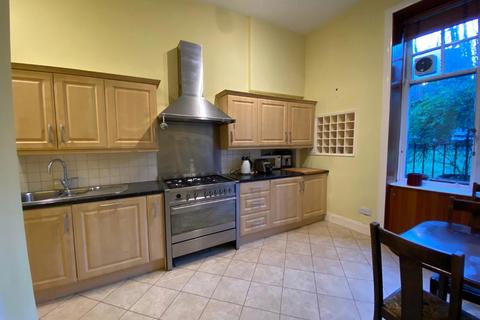 2 bedroom flat to rent, Camphill Avenue, Glasgow, G41 3AU