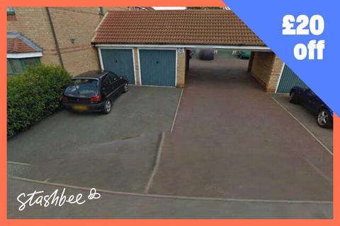 Garage to rent, Victoria Road, Stanford-le-Hope SS17